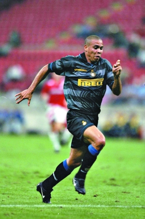 佳绩后的高 佳绩后的高