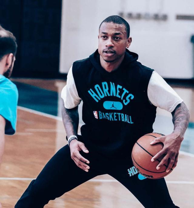 球队表现陷 球队表现陷